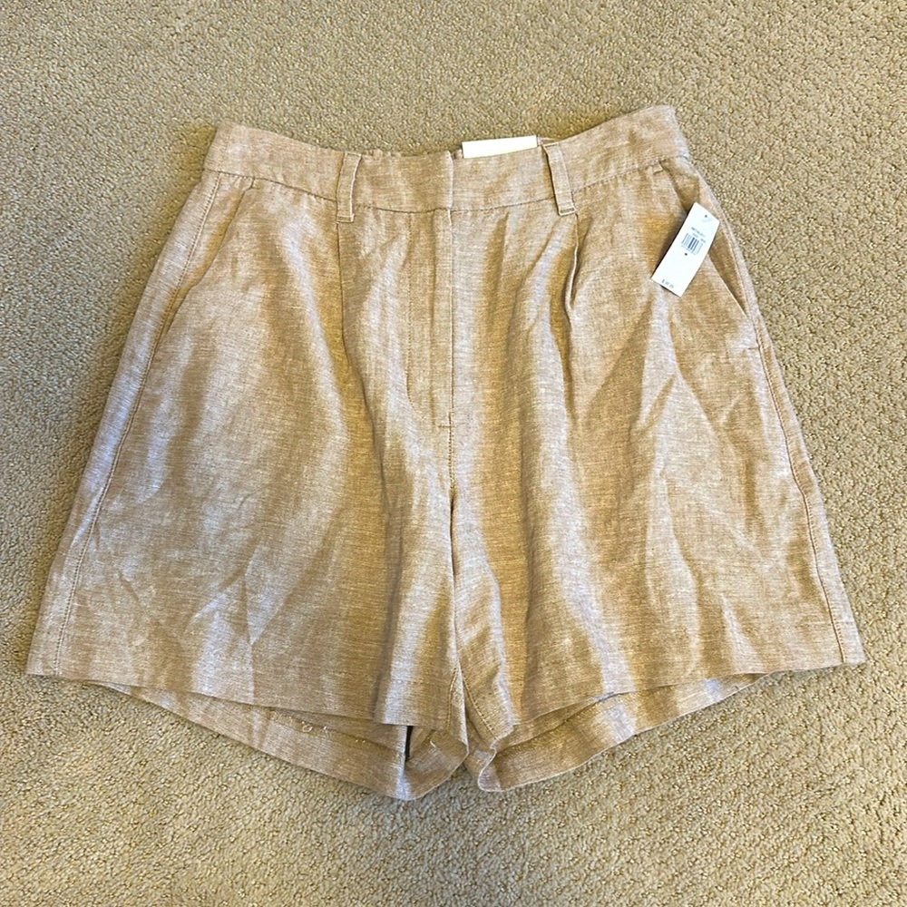 *NEW WITH TAGS* Old Navy Linen Blend Shorts, Size M